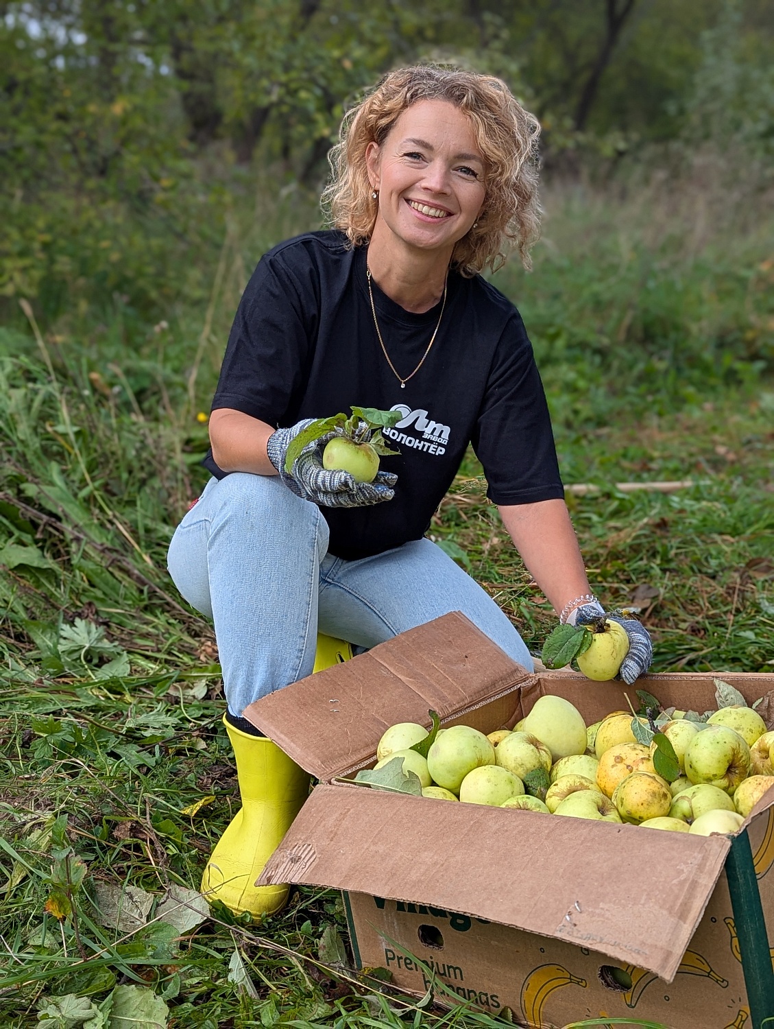 Волонтеры Завода приняли участие в субботнике